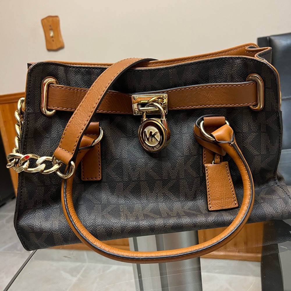 Michael Kors Hamilton Monogram Lock Gold Chain Bag